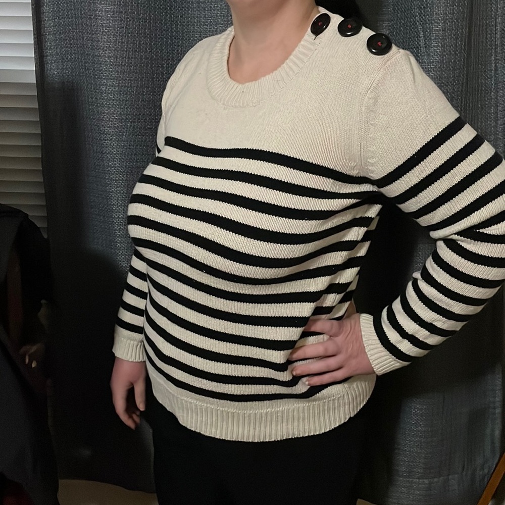 Workshop brand cotton sweater in size LG.